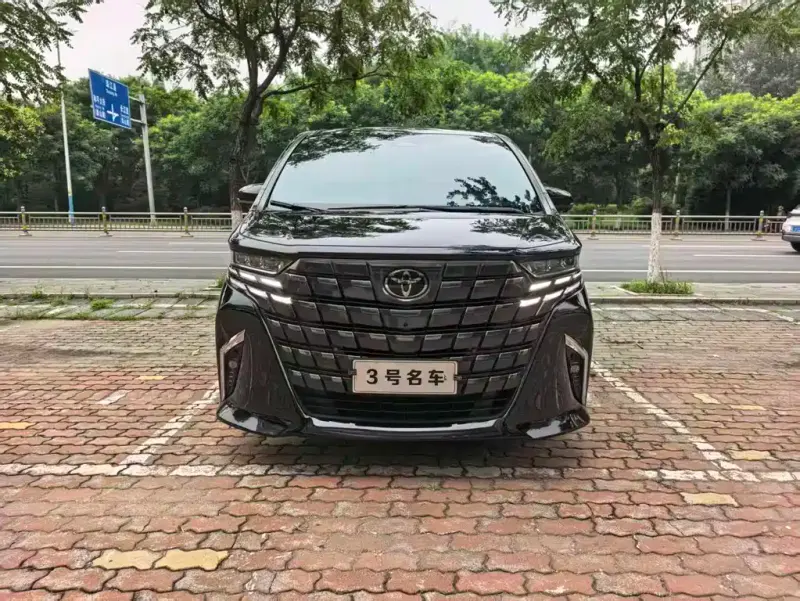 Toyota Alphard, 2024