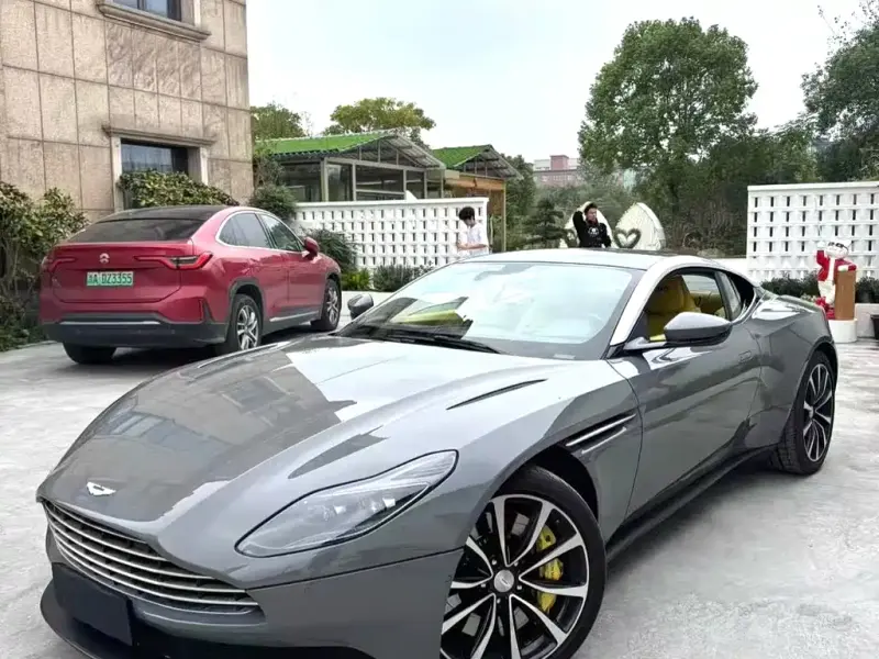 Aston Martin DB11, 2019