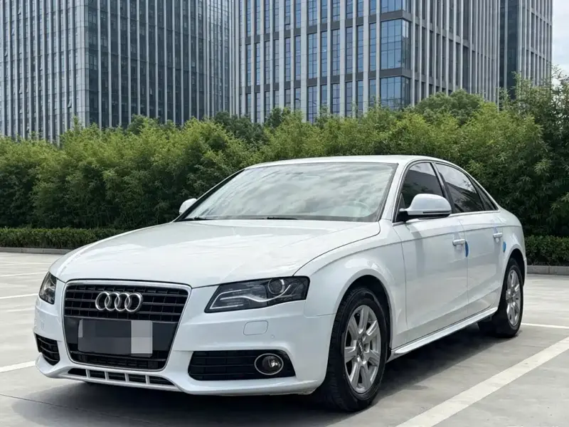 Audi A4L, 2012 — фото 1