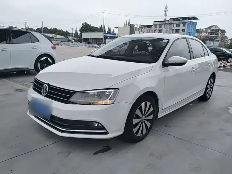 Volkswagen Sagitar, 2015