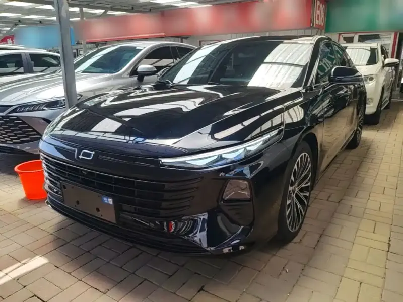 Bestune B70, 2025