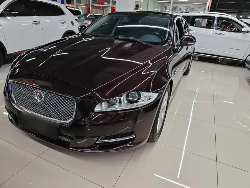 Jaguar XJ, 2015