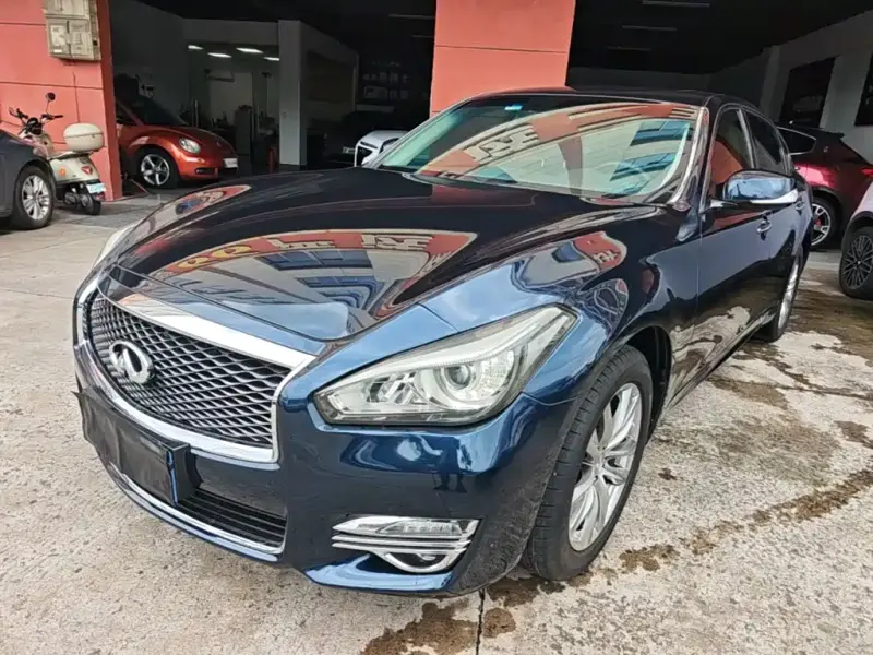 Infiniti Q70, 2018