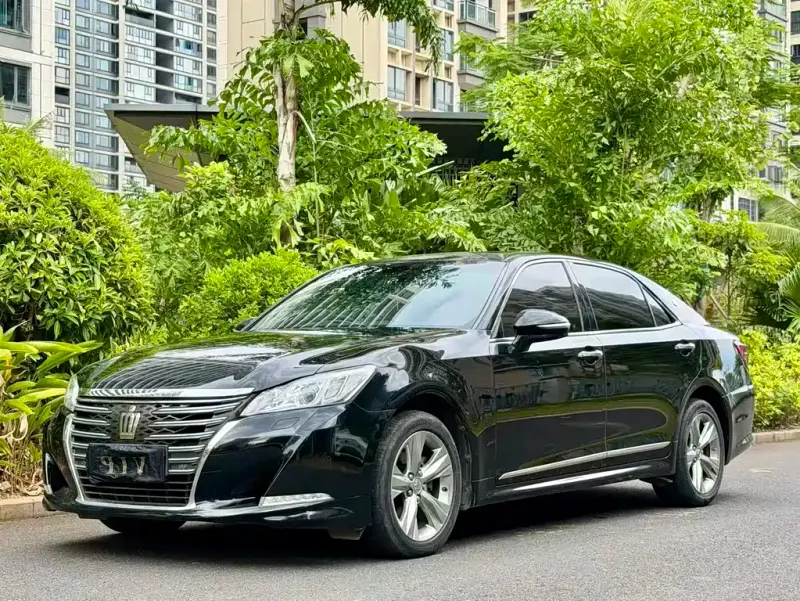 Toyota Crown, 2016