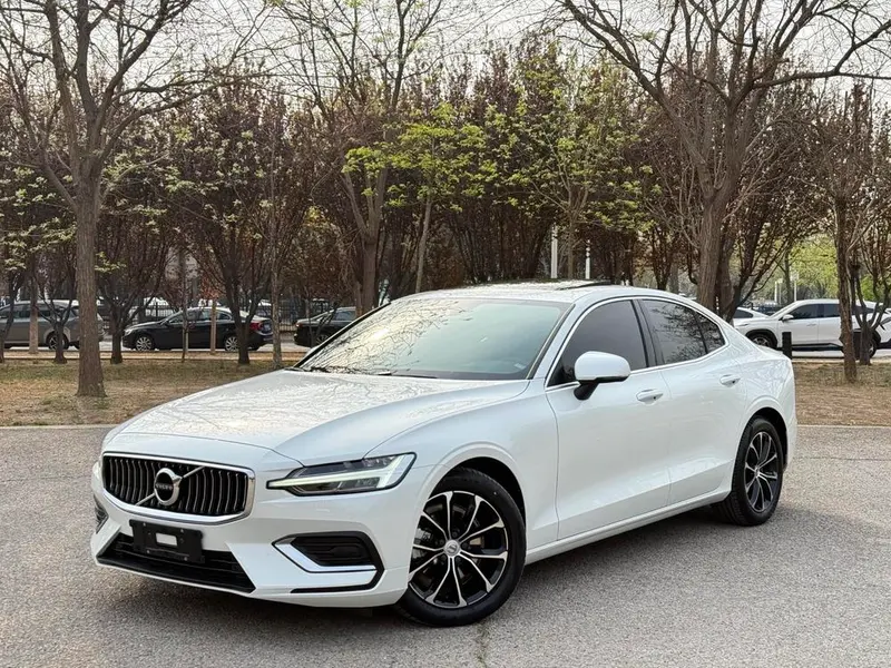 Volvo S60, 2022