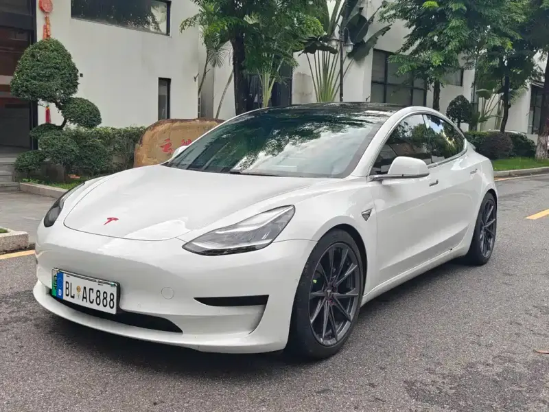 Tesla Model 3, 2020