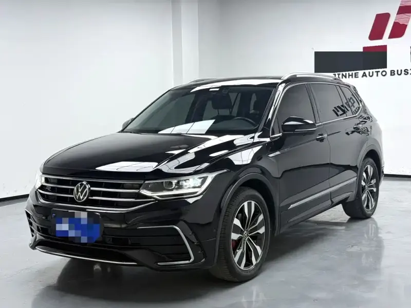 Volkswagen Tiguan L, 2022 — фото 1