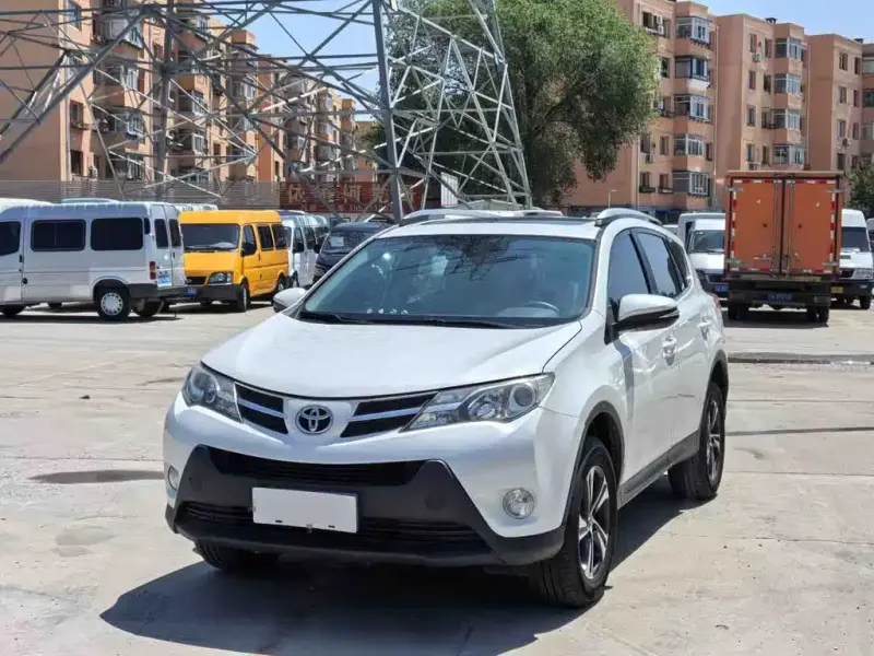 Toyota RAV4, 2015 — фото 1