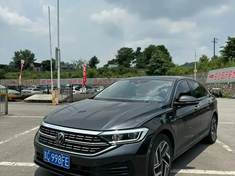 Volkswagen Sagitar, 2022