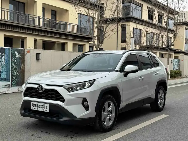 Toyota RAV4, 2021 — фото 1