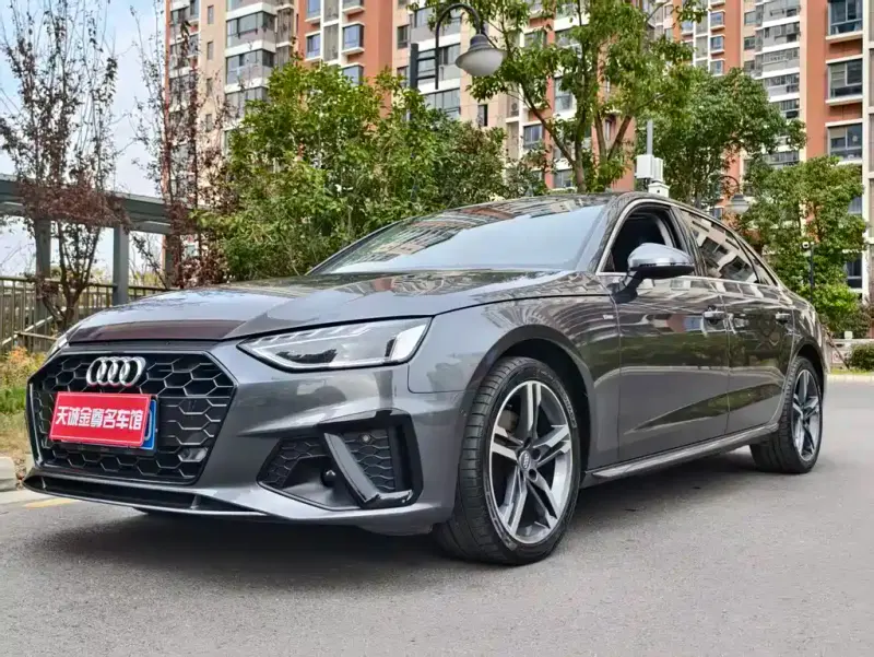 Audi A4L, 2020 — фото 1