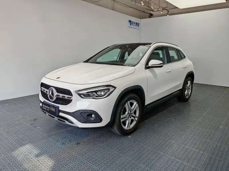 Mercedes-Benz GLA, 2023 — фото 1