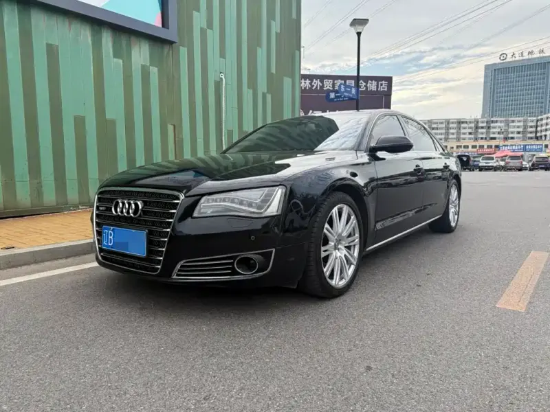 Audi A8, 2011