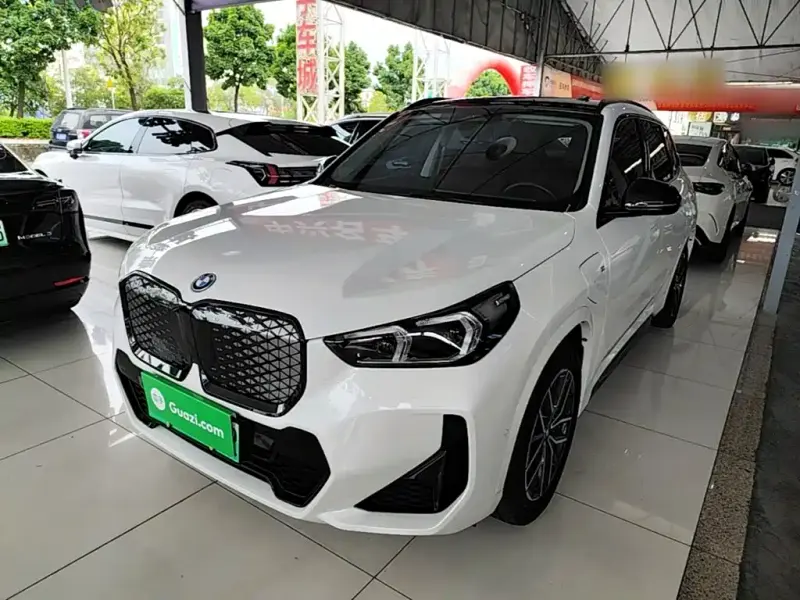BMW iX1, 2025