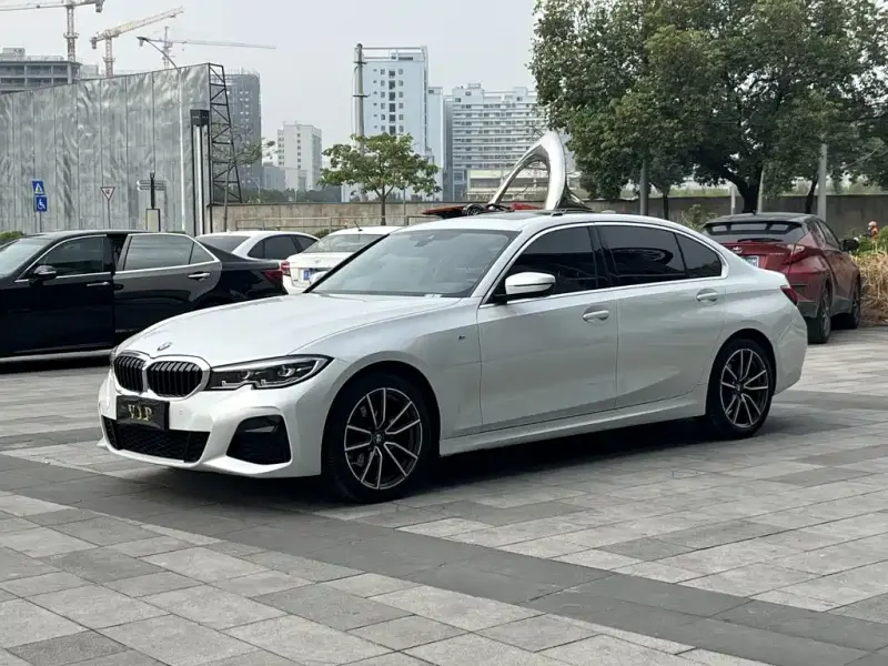 BMW 3 Series, 2022