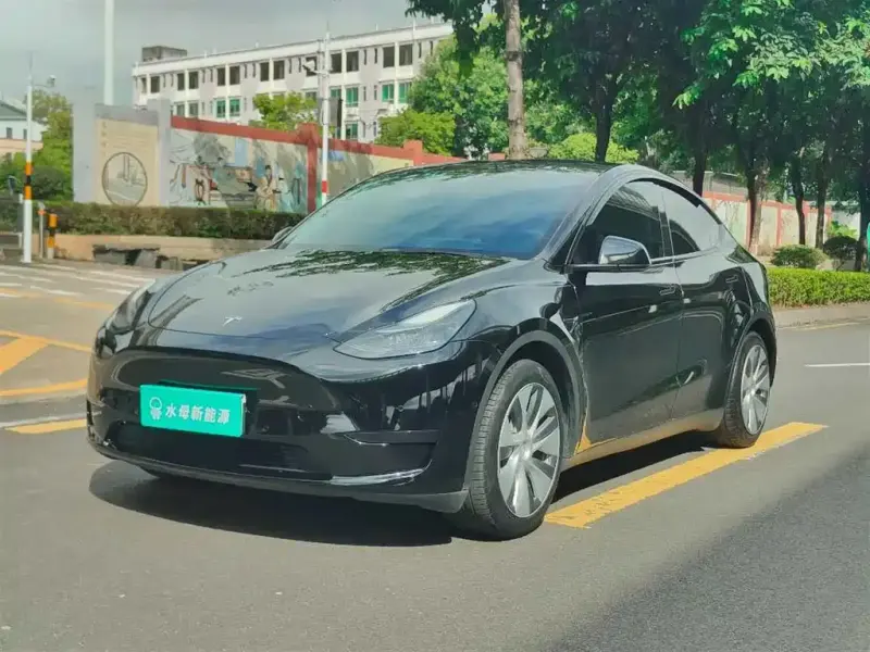 Tesla Model Y, 2022
