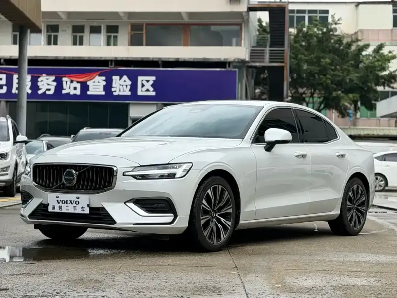 Volvo S60, 2025