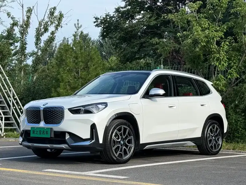BMW iX1, 2025