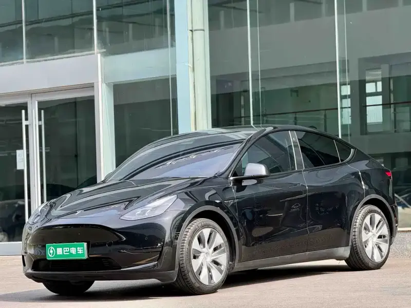 Tesla Model Y, 2023