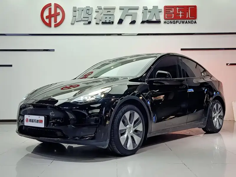 Tesla Model Y, 2023