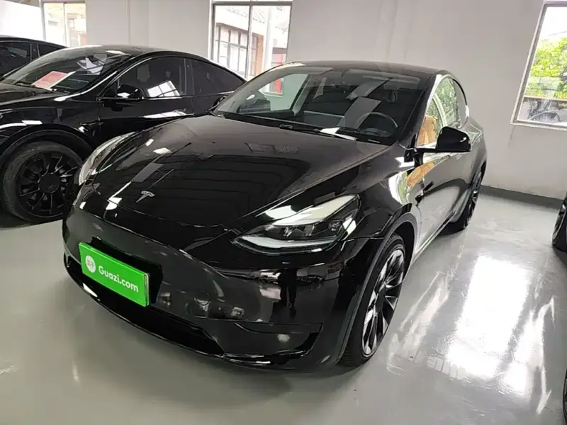 Tesla Model Y, 2022