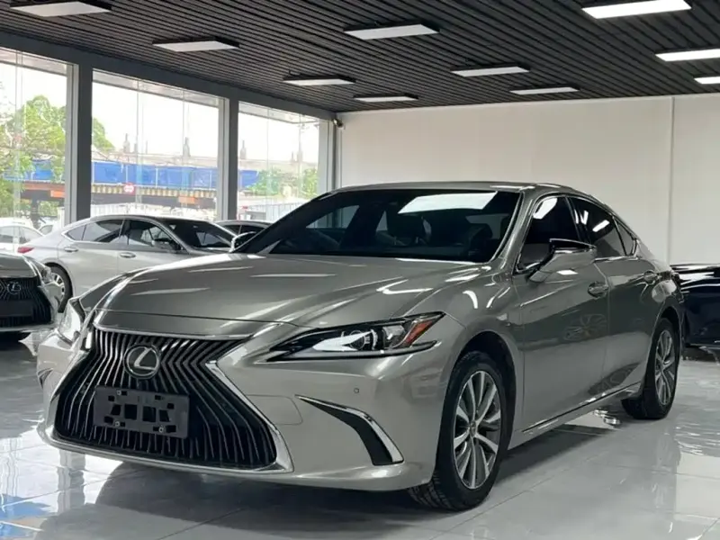 Lexus ES, 2021