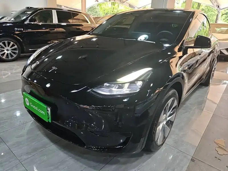 Tesla Model Y, 2023