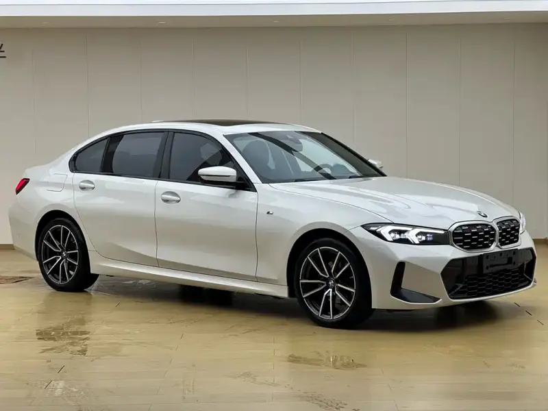 BMW 3 Series, 2022