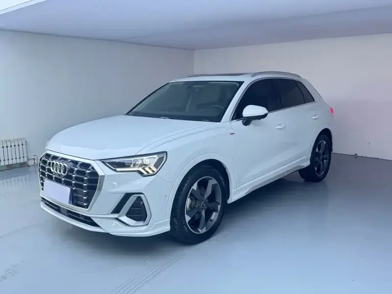 Audi Q3, 2022
