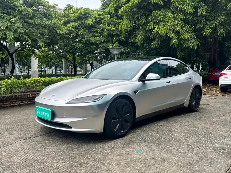 Tesla Model 3, 2024