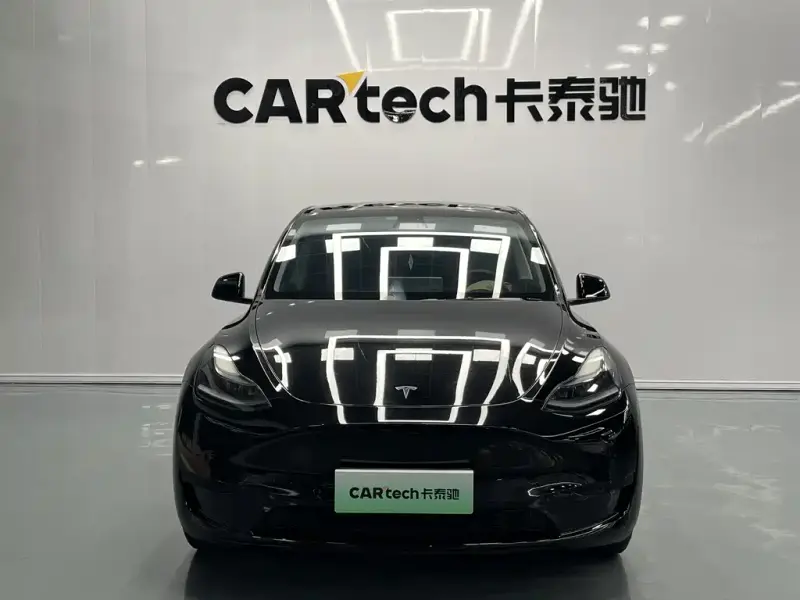 Tesla Model Y, 2023