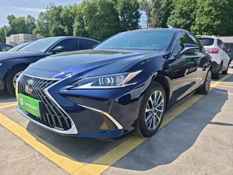 Lexus ES, 2024