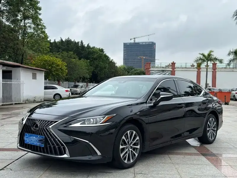 Lexus ES, 2024