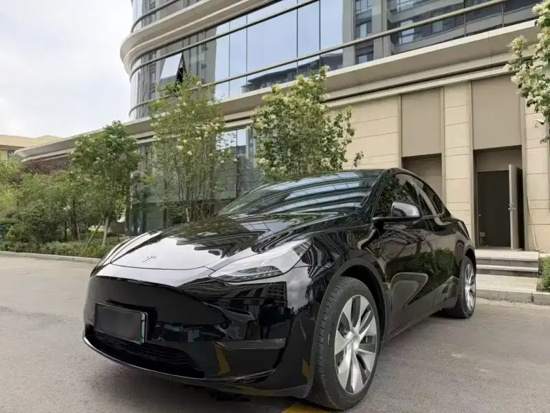 Tesla Model Y, 2023