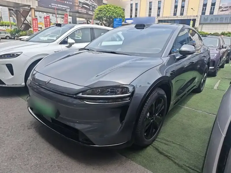 Luxeed Zhijie R7, 2025