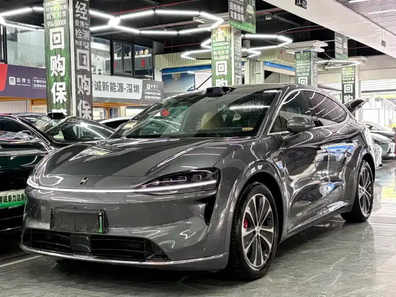 Luxeed Zhijie R7, 2025