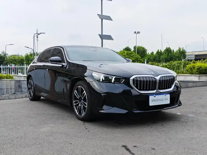 BMW 5 Series, 2026