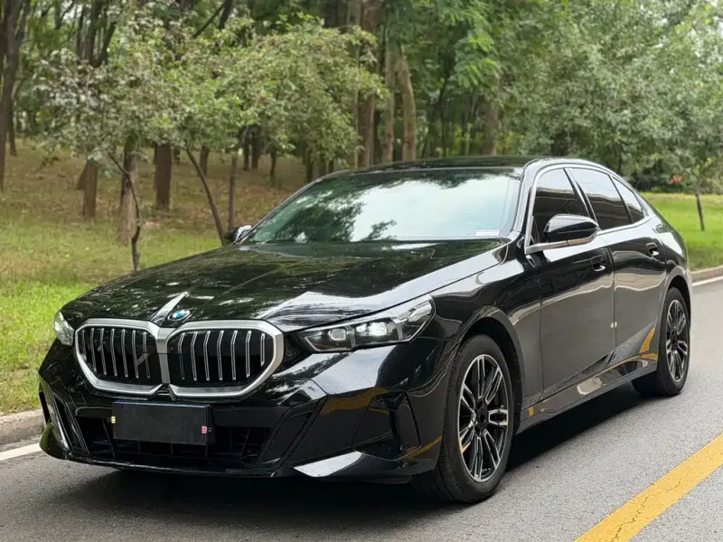 BMW 5 Series, 2025