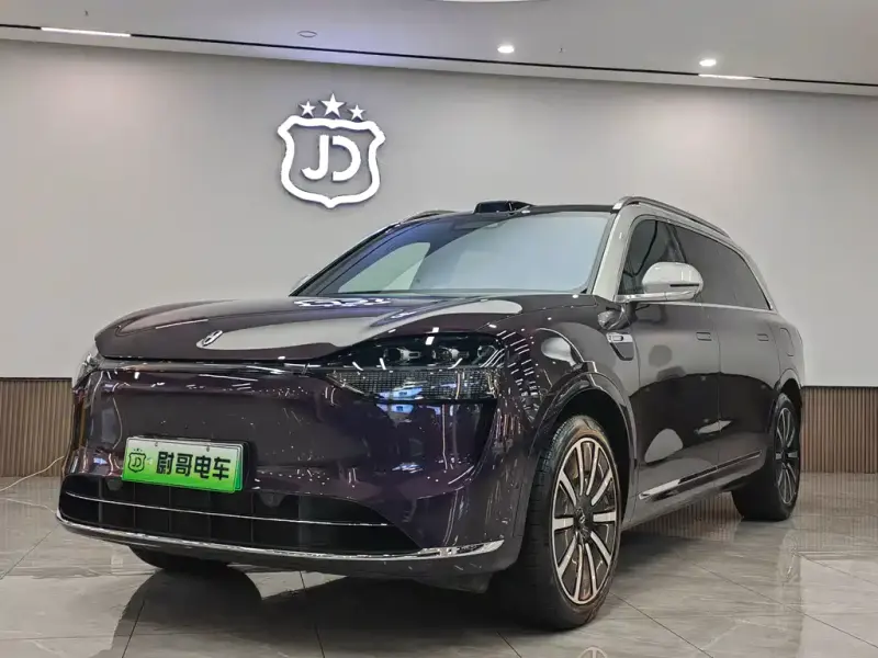AITO M9, 2025