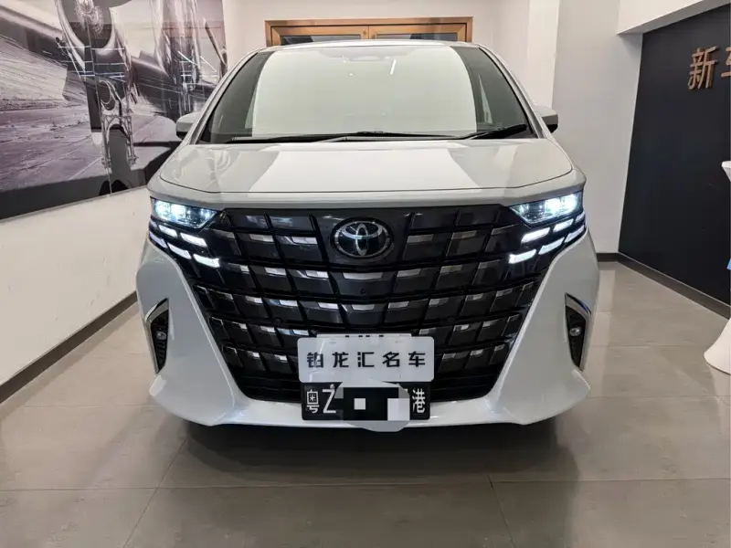 Toyota Alphard, 2025