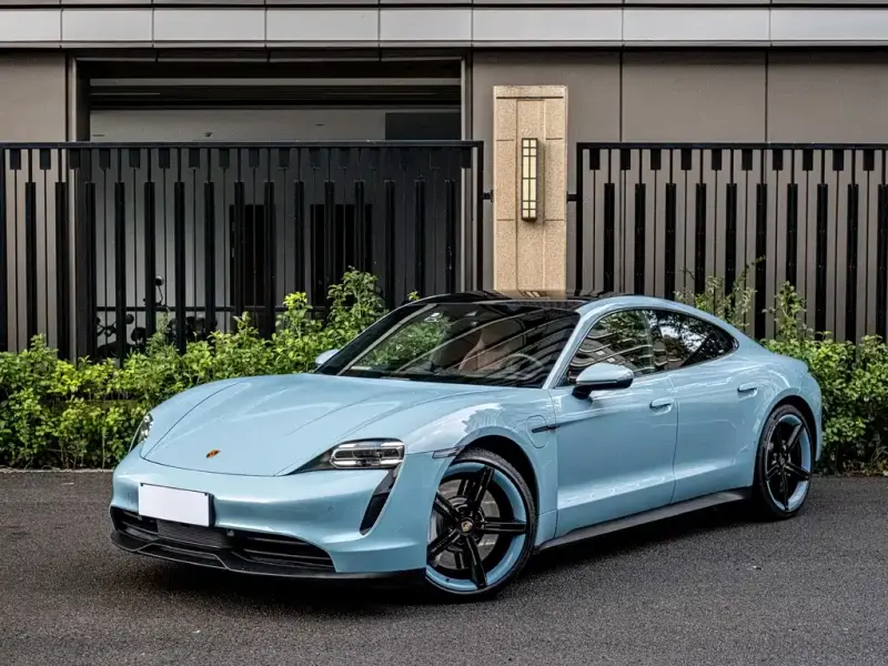 Porsche Taycan, 2022