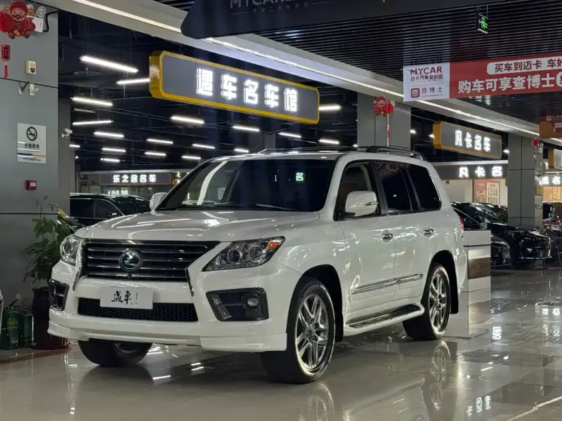 Lexus LX, 2016