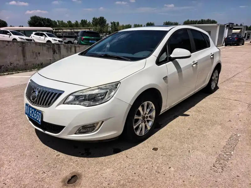 Buick Excelle, 2012