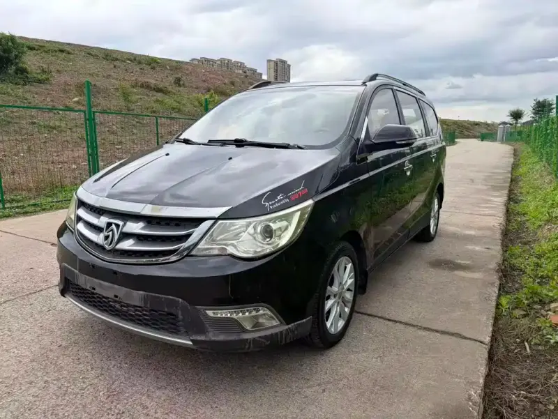 Baojun 730, 2015