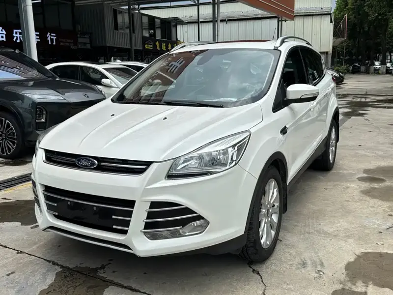Ford Kuga, 2015