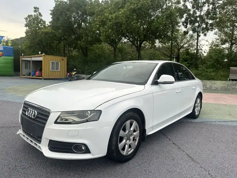 Audi A4L, 2011 — фото 1