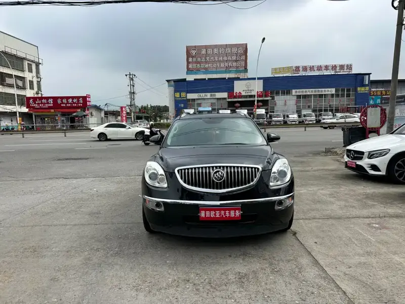 Buick Enclave, 2010