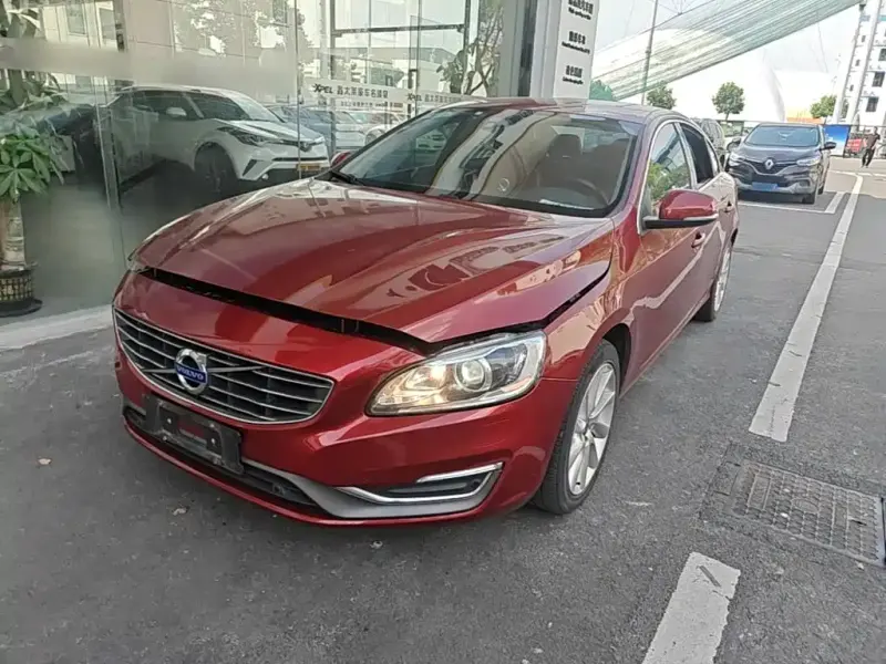 Volvo S60, 2015 — фото 1