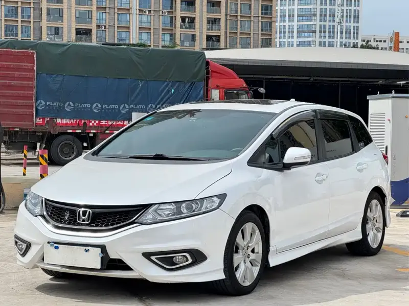 Honda Jade, 2016 — фото 1