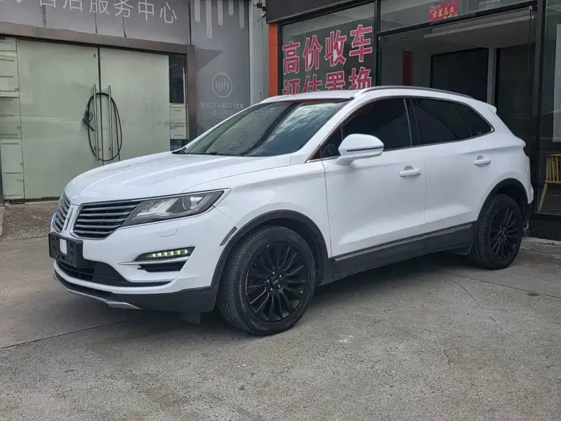 Lincoln MKC, 2016